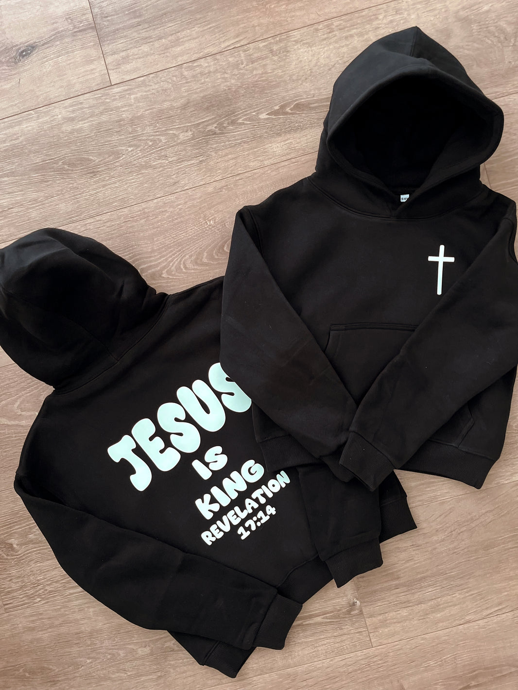 GLOW-IN-THE-DARK JESUS IS KING KIDS JUMPER
