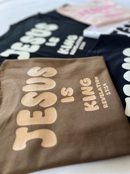 KIDS JESUS IS KING BUBBLE T-SHIRT